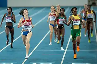 Zieleinlauf über 800 Meter, (v. l. n. r.): Montaño (3.), Sawinowa (gedopte Siegerin), Kostezkaja (gedopte 5.), Vessey (4.), Busienei (2.), Semenya (1.), Stepanowa (gedopte 8.), Sinclair (5.)