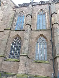 Bremer Dom, Nordfassade 1502–1522, unten Y-Maßwerk, oben seit 1820 ff. Flamboyant