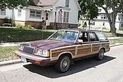 Chrysler LeBaron Town & Country Wagon (1985–1988)