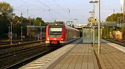 Zug der S9 nach Wuppertal Hbf in Gladbeck West, 2014 Bedienung noch durch DB
