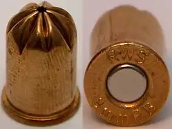 Platzpatrone für eine Schreckschusswaffe 9 mm
