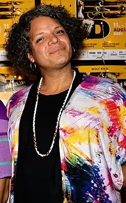 Aérea Negrot lächelt in die Kamera