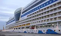 Am Hamburger Kreuzfahrtterminal in der HafenCity