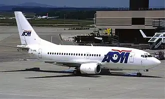 Boeing 737-500 der AOM