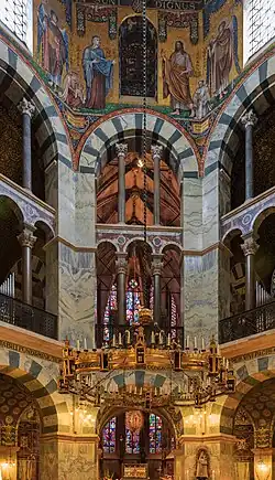 Barbarossa-Leuchter mit Kette