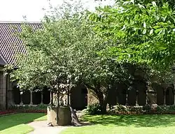 Brunnen im Innenhof der Abtei Hamborn