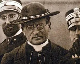 Achille Ratti (der spätere Papst Pius XI.) 1919 als Bischof mit schwarzem Saturno (mit gold-grüner Hutschnur)