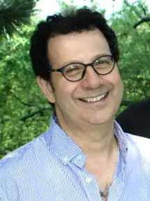 Paul Adelstein und Adam Brooks, die Showrunner der Serie