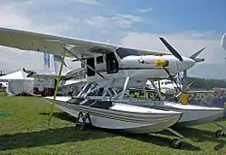 Comp Air 8 mit Schwimmern