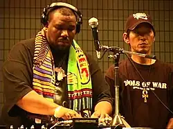 Afrika Bambaataa (li.)