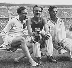 Kalle – eigentlich Kaarlo – Tuominen (auf dem Foto rechts, nach seiner Silbermedaille bei den Olympischen Spielen 1936 in Berlin) erreichte Platz vier