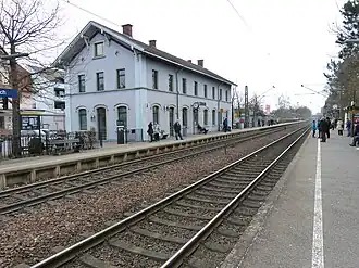 Bahnsteige und Empfangsgebäude (2016)