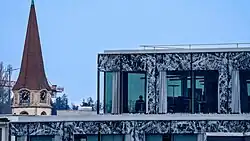 Richti-Areal mit Kirchturm im Hintergrund in Wallisellen. (Foto: Peter Arnold)