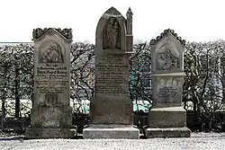 Grabstein von Johann Martin Briechle (rechts)