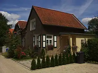 Altenhof I (Hundackerweg), zwei Doppelhäuser und ein einzelnes sind noch vorhanden.