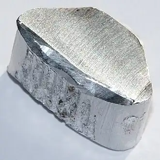 (13) Aluminium