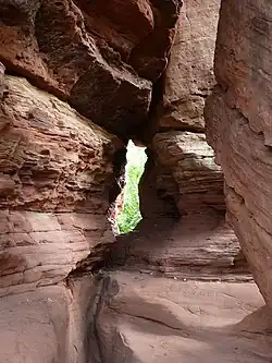 Blick durch den Tischfuß