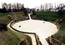 Foto eines Amphitheaters.