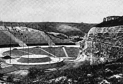 Postkartenmotiv der 1938 errichteten Feierstätte der Schlesier mit dem später abgerissenen Ehrenmal Annaberg (vor 1945)