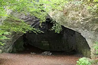 Das Höhlenportal der Andreaskirche