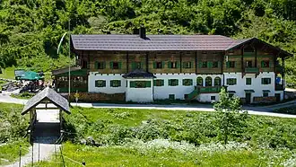 Das Anton-Karg-Haus im Frühling 2019.