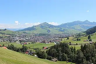 Appenzell von Nordosten, in der Mitte der Fänerenspitz