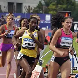 Tigist Assefa (gelbes Trikot) – ausgeschieden als Vierte des fünften Vorlaufs