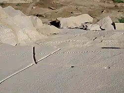 Keillöcher aus der Römerzeit am unvollendeten Obelisken