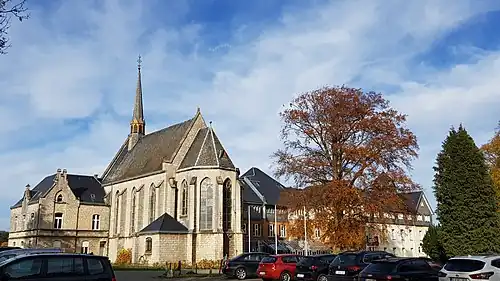 Katharinenstift mit Kapelle im Ortsteil Astenet
