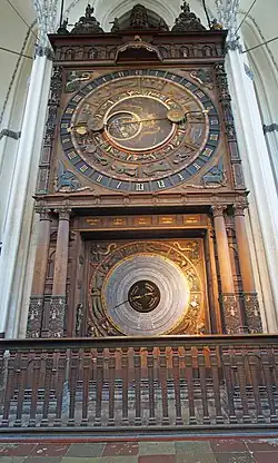 Astronomische Uhr in der Marien-Kirche Rostock, 1641/43: Tierkreisuhr mit Mondphasen-Anzeige