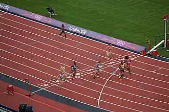 Zieleinlauf Vorlauf sechs: Bamab Napo (Bahn 2), Wei Yongli (B. 3), Semoy Hackett (B. 4), Shelly-Ann Fraser-Pryce (B. 5), Olessja Powch (B. 6), Debbie Ferguson-McKenzie (B. 7), Melissa Breen (B. 8), Goʻzal Xubbiyeva (B. 9)