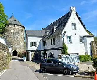 Burgseite mit Kommandanturgebäude