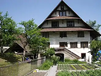 Die Mühle Aumüli wird seit Jahrhunderten schon mit Reppischwasser betrieben