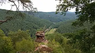 Runder Hut am Nordhang