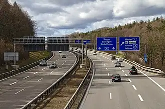 Die A 831 Richtung Singen am Kreuz Stuttgart