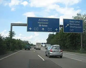 Die A 3 kurz vor dem Autobahnkreuz Oberhausen-West