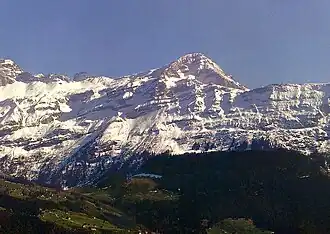 Bälmeten mit Schnee von der Schattdorfer Seite aus