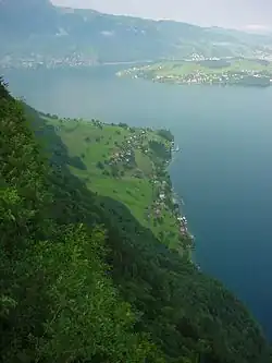 Blick vom Bürgenstock auf Kehrsiten am Vierwaldstättersee