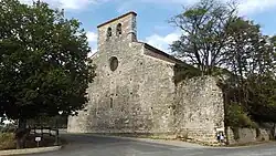 Westfassade mit Rest der Stadtmauer