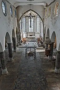 Mittelschiff mit Chor und Apsis (2018)