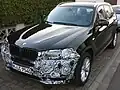 Bei diesem Facelift hat BMW die neu entwickelten Karosserieteile foliert