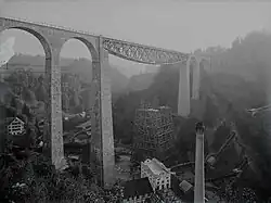 Im Herbst 1910 wurde der Gerüstturm, der zur Montage des Mittelteils verwendet wurde, abgebaut.