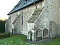 Strebepfeiler an einer Kirche (Georgskirche Bad Gandersheim)