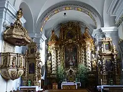 Innenansicht mit Blick zum Chor