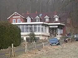 Ehemaliges Gasthaus Baumgarten mit Teilfunktionen eines Bahnhofs