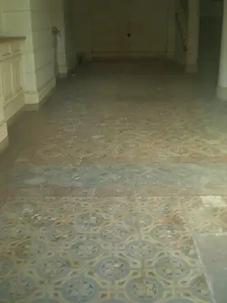 Ornament-Fliesen in der Schalterhalle (2016)