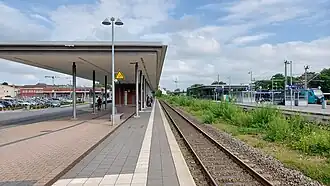 Das Empfangsgebäude an Gleis 1 (2025)