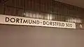 Bahnhofsschild Dortmund-Dorstfeld Süd im ersten DB-Design, erst 2016 durch neue Schilder ersetzt
