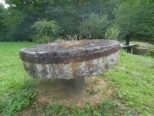 Mühlstein bei Baillaud am Bandiat