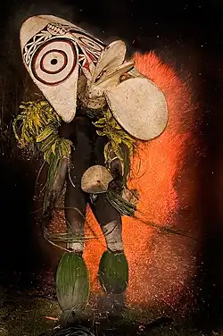 Feuertänzer der Baining in den Bergen (2008)